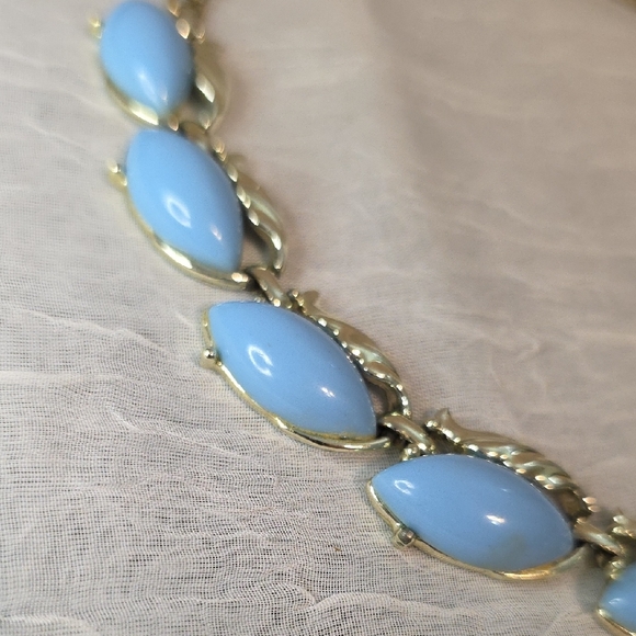 Elegant Blue and White GolWomen's Necklace - Picture 5 of 11